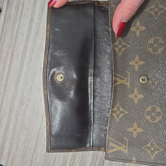 Vintage Louis Vuitton Monogram Long Snap Wallet - Picture 3 of 8